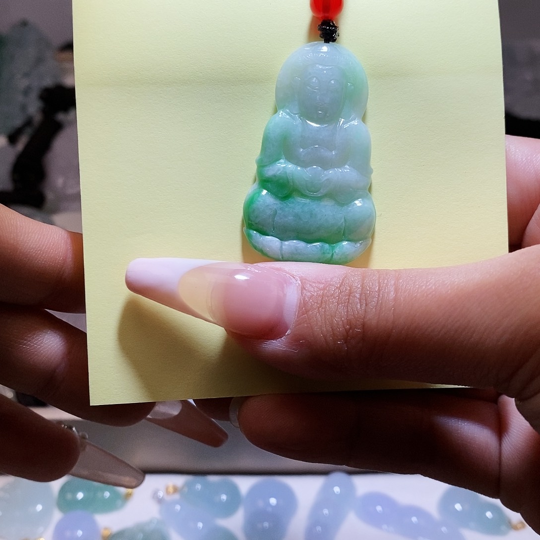 翡翠颈饰未镶嵌翡翠89