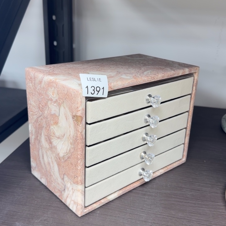 芹***X1391.                  福利