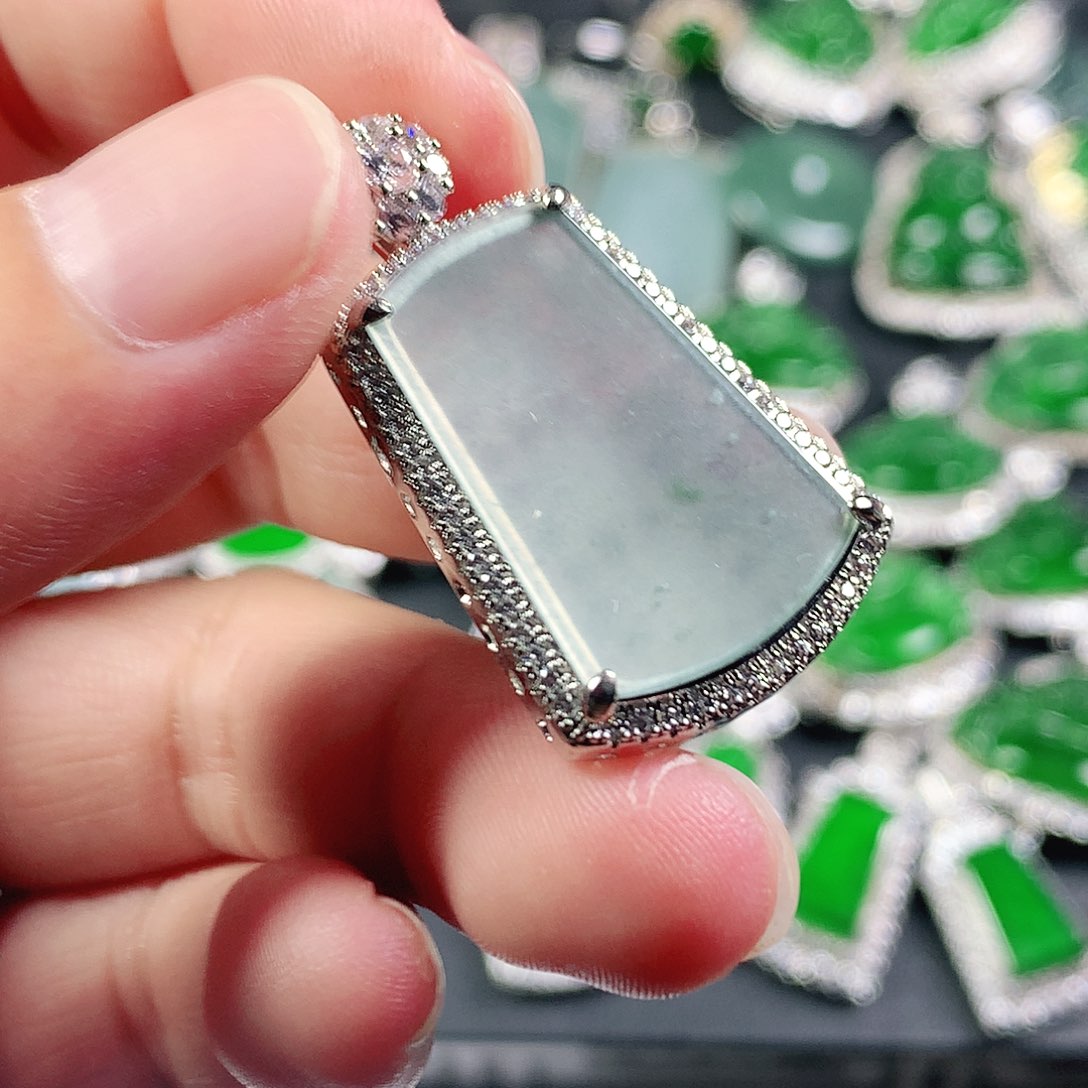 翡翠未镶嵌吊坠(不含链)
