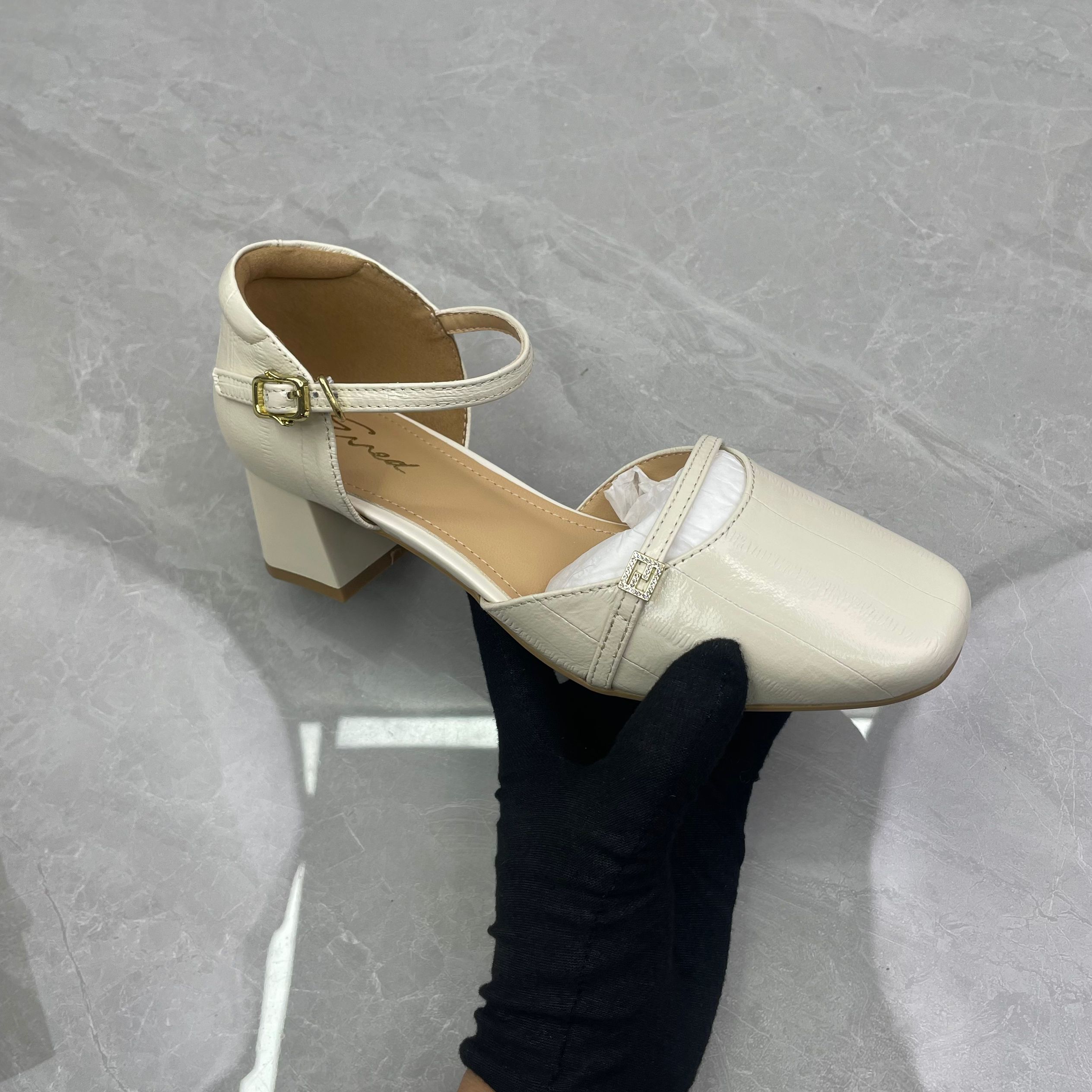 凉鞋女 (牛皮) 59808-75(孤品)f区35码