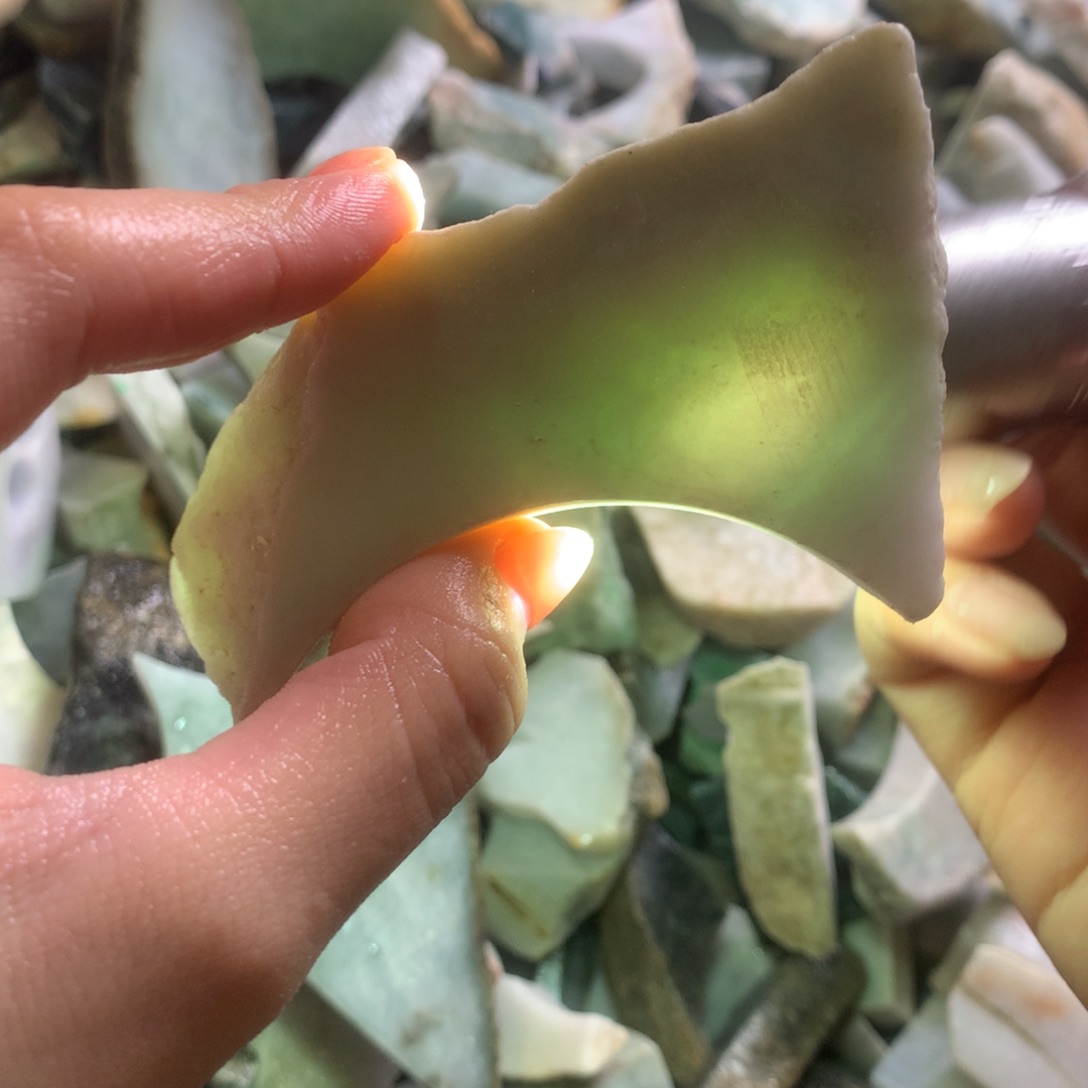 翡翠颈饰未镶嵌缅甸翡翠