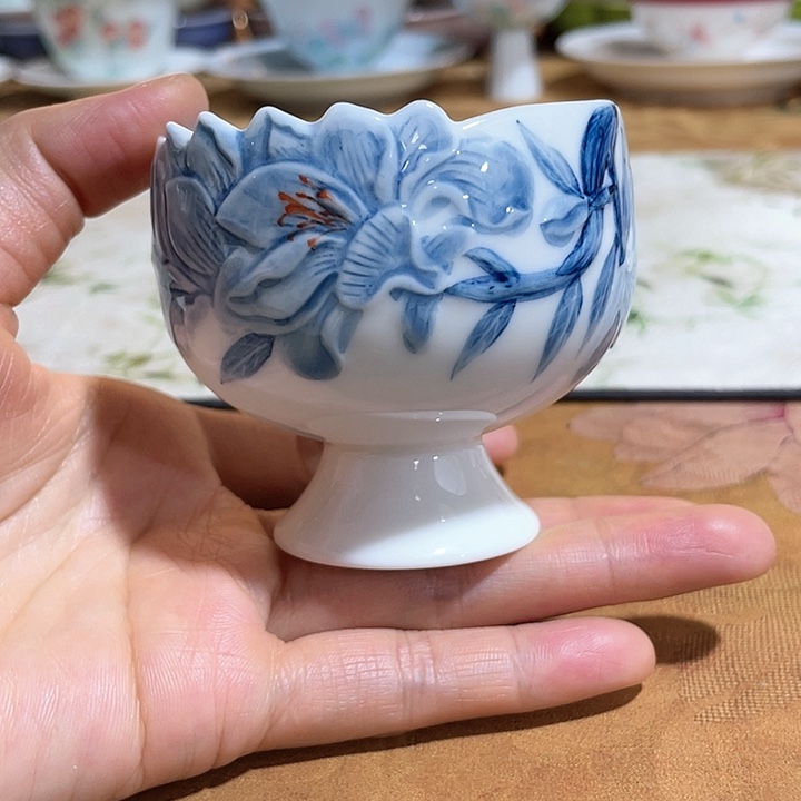 【闪购商品】雕刻玉兰花高足杯哈哈哈