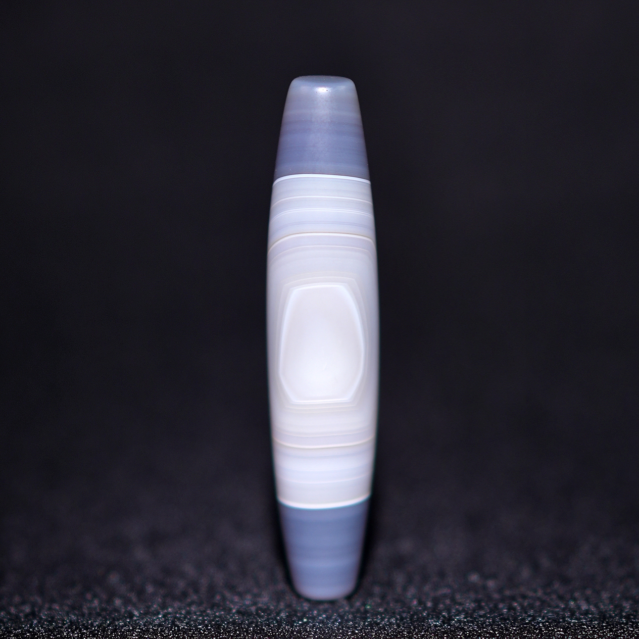 天然蓝沁方眼背部双靠山缠丝玛瑙吊坠