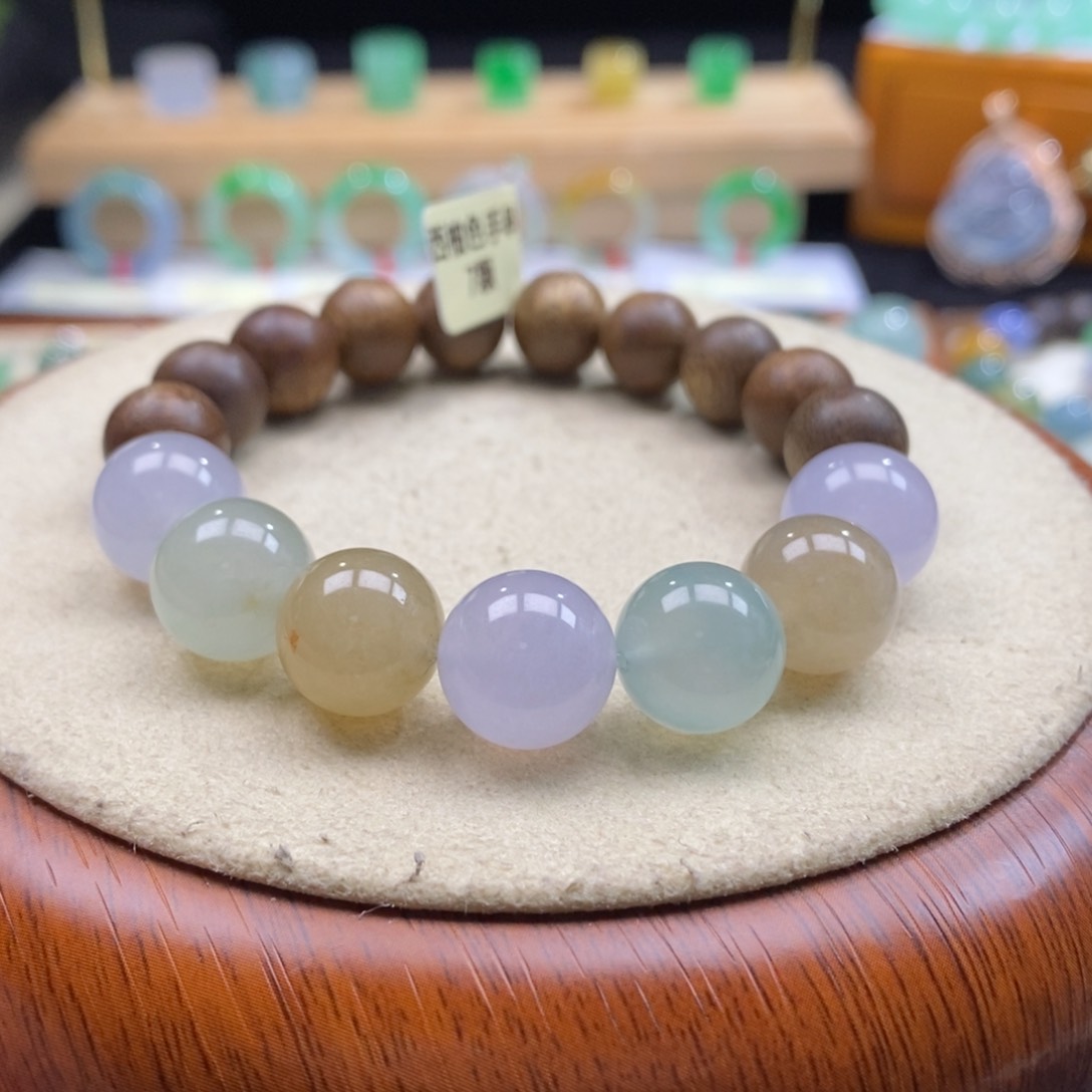 沉香木手串翡翠西柚色手串