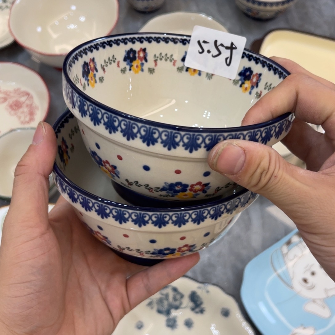 陶瓷微瑕餐具介意勿拍，满18飞！