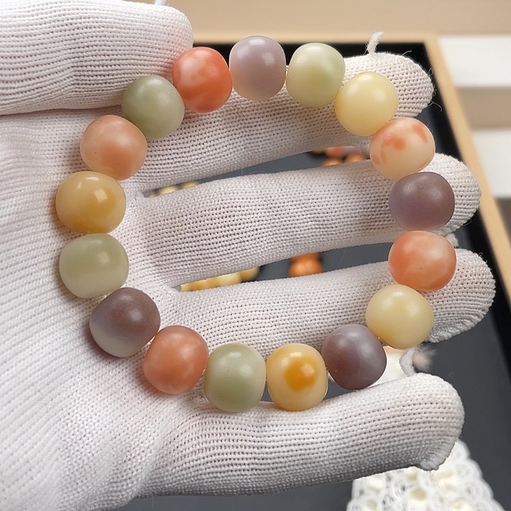 吊坠白玉菩提卡13糖果色通货