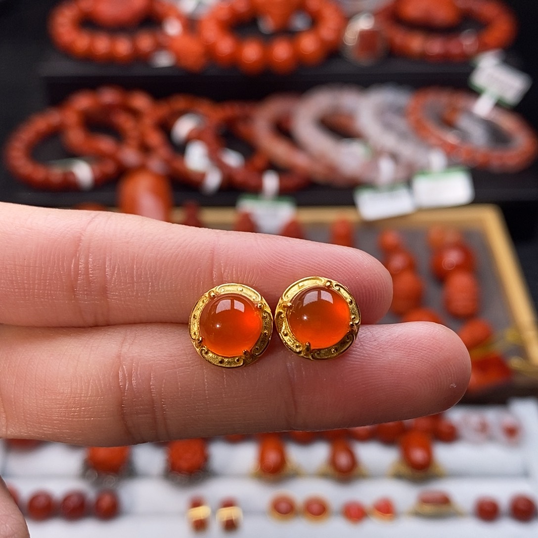 南红玛瑙银S925镶嵌云南保山冰红耳钉10.5mm