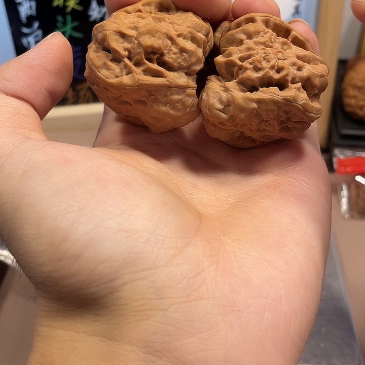 ～***~文玩核桃蛤蟆头41尺修尖款