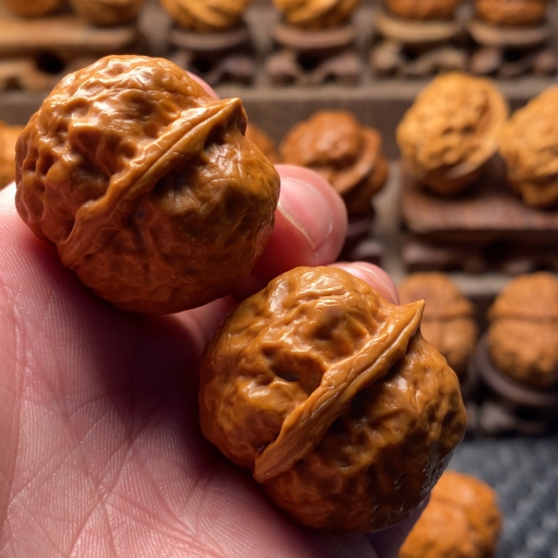 文玩核桃把件铁核桃