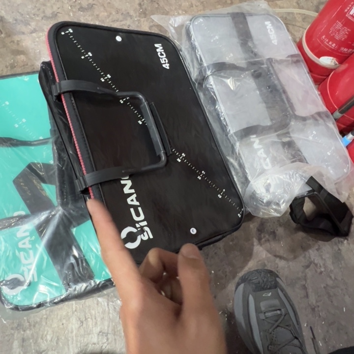 45全新活鱼桶一个，灰蓝黑颜色随机发