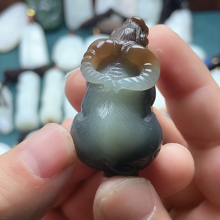 和田玉颈饰未镶嵌