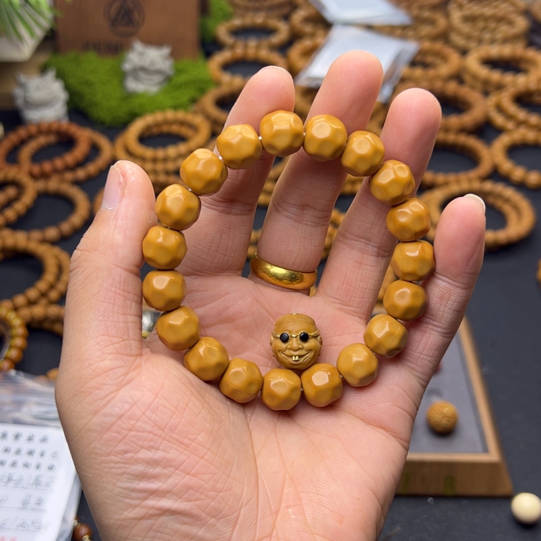 做***己手串猴头核桃奶酪➕街溜子