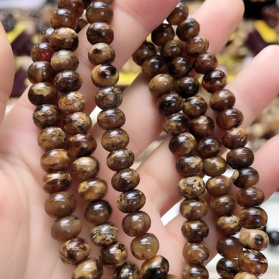 琥珀裸石未镶嵌八