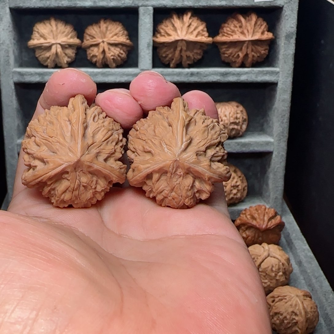 【闪购商品】文玩核桃吊坠文山