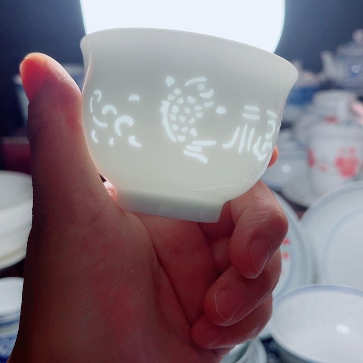 青花玲珑小杯双鱼福字雕刻新款