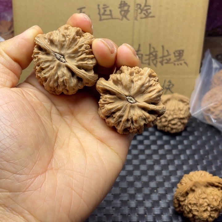 零***离吊坠文玩核桃粗筋尖有黄不退不换