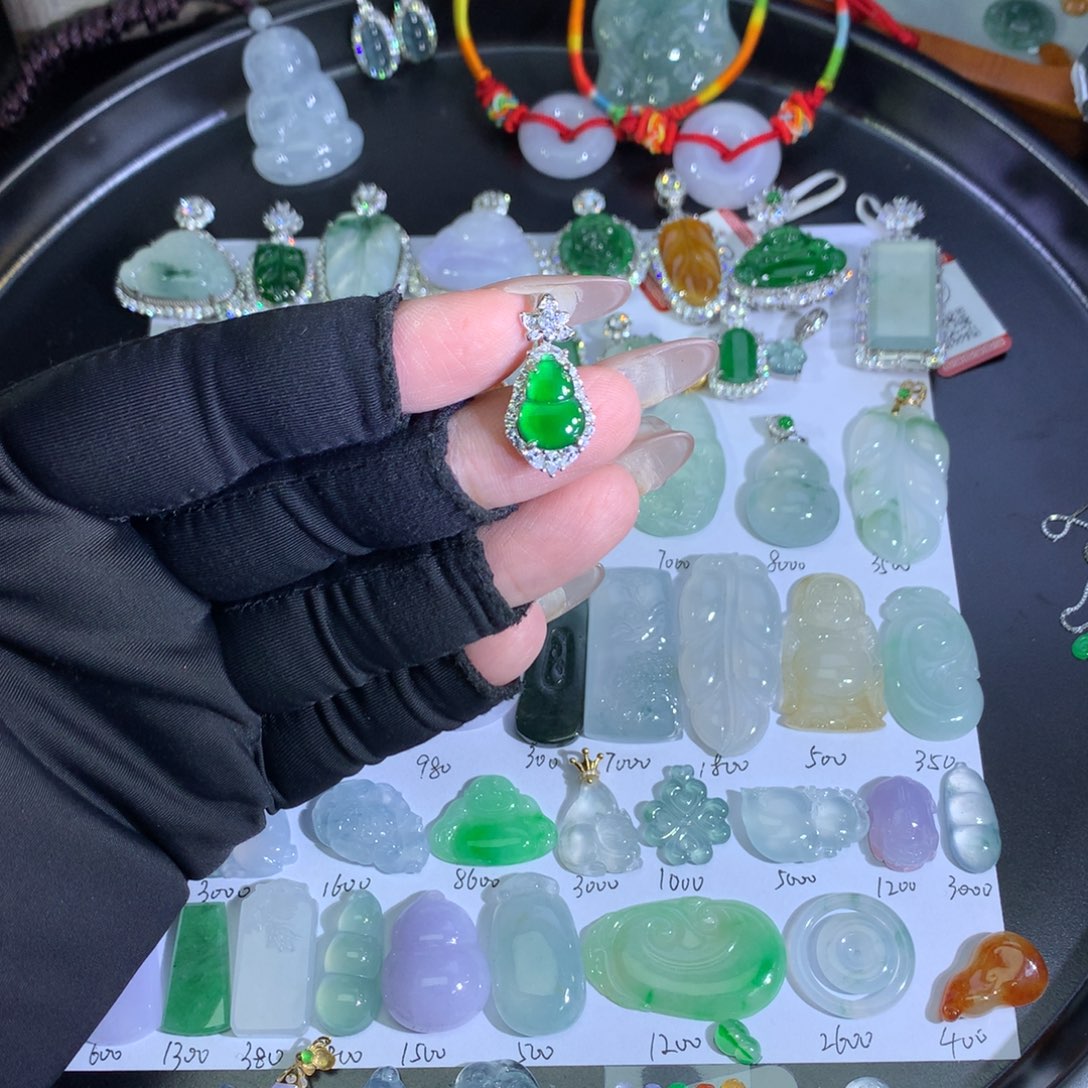 翡翠银S925镶嵌吊坠(不含链)冰绿葫芦