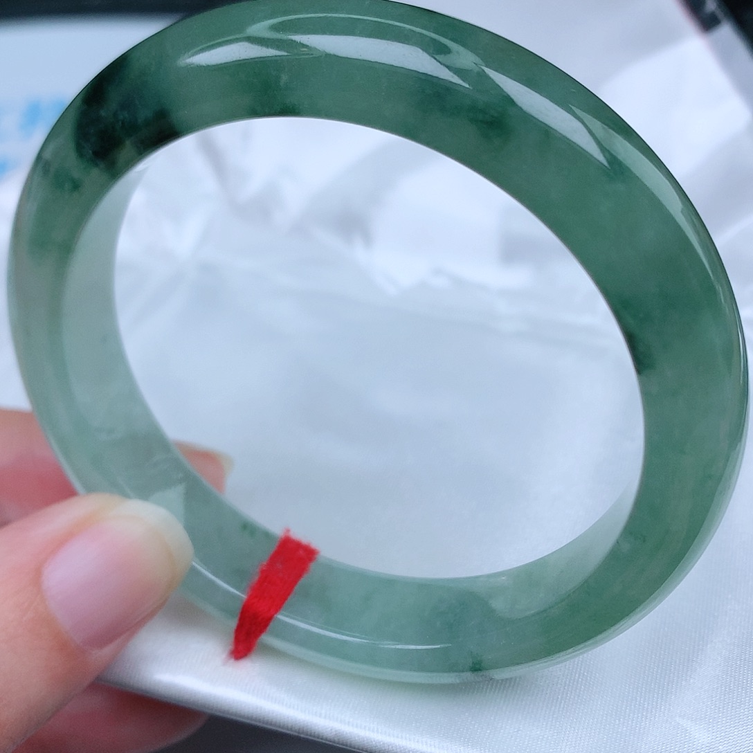 翡翠手镯未镶嵌天然