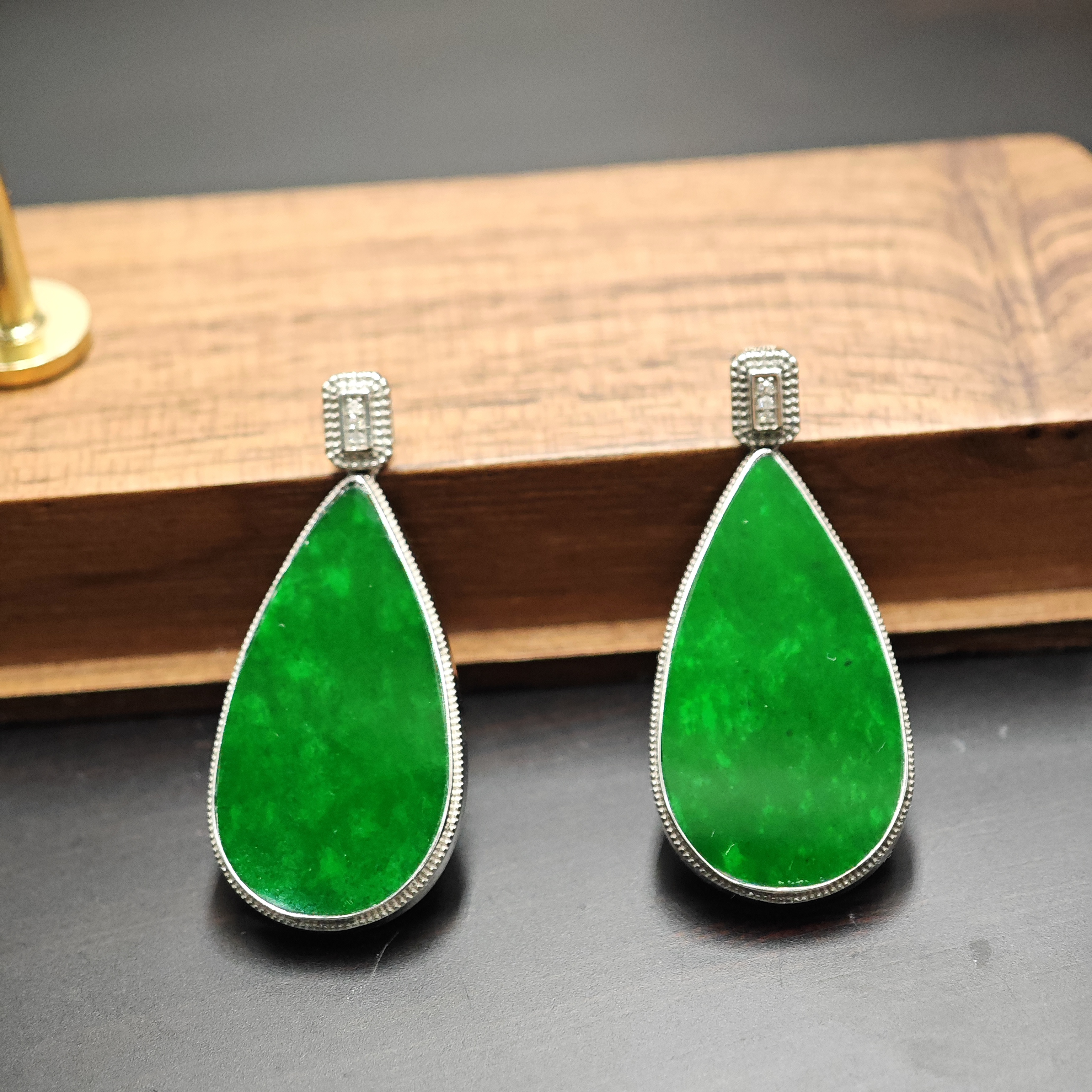 18K金翡翠吊坠水滴优雅温柔气质多样性发货一件