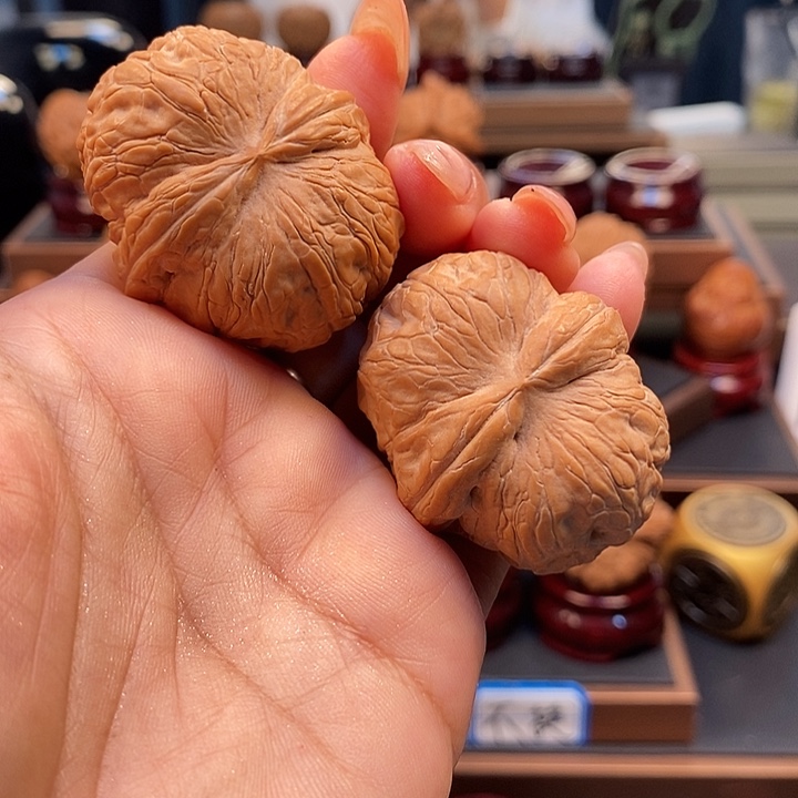 文玩核桃吊坠顺**哥核桃