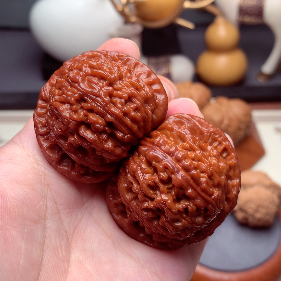 文玩核桃把件老红白狮子全品  1号