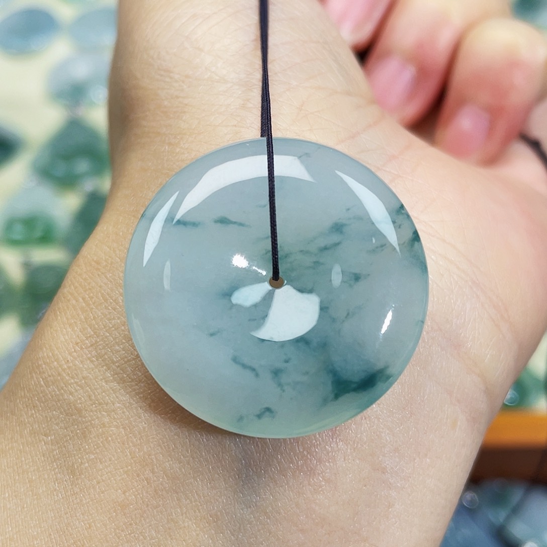 翡翠颈饰未镶嵌吊坠