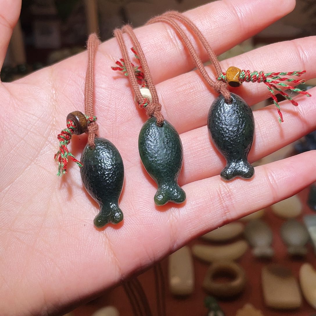 颈饰未镶嵌和田玉不退不换（多样性发货）拍一发一