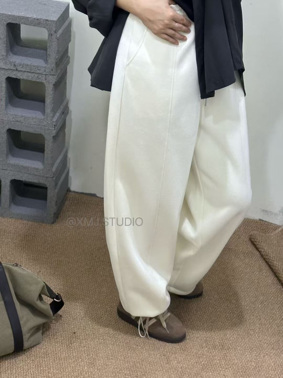 弧线结构镰刀裤显瘦百搭气质肌理感休闲女裤