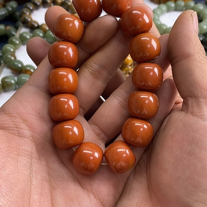 未镶嵌透闪石质玉珠宝奇石