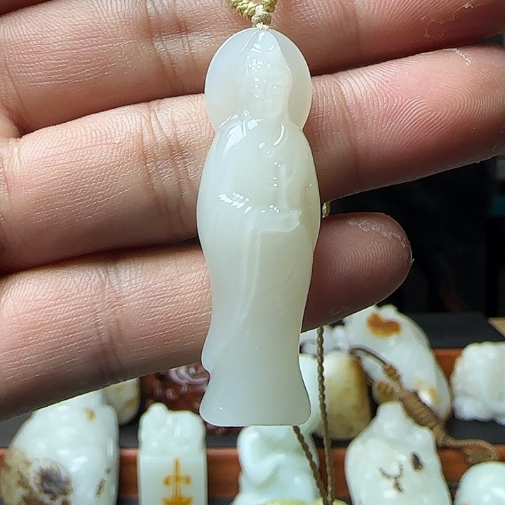 和田玉未镶嵌颈饰