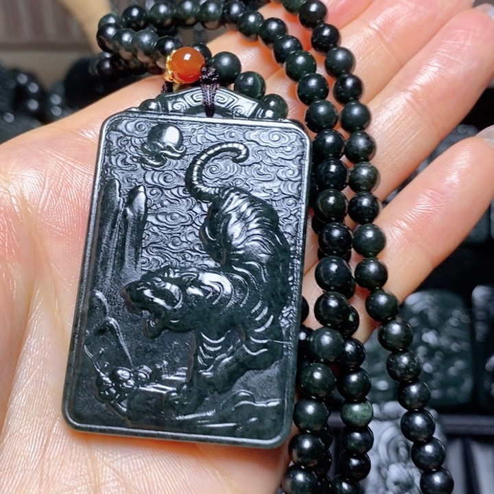 和田玉（青玉）颈饰未镶嵌雪**鹰