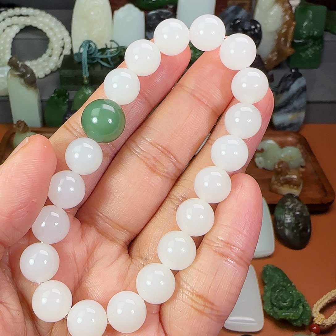 和田玉颈饰未镶嵌