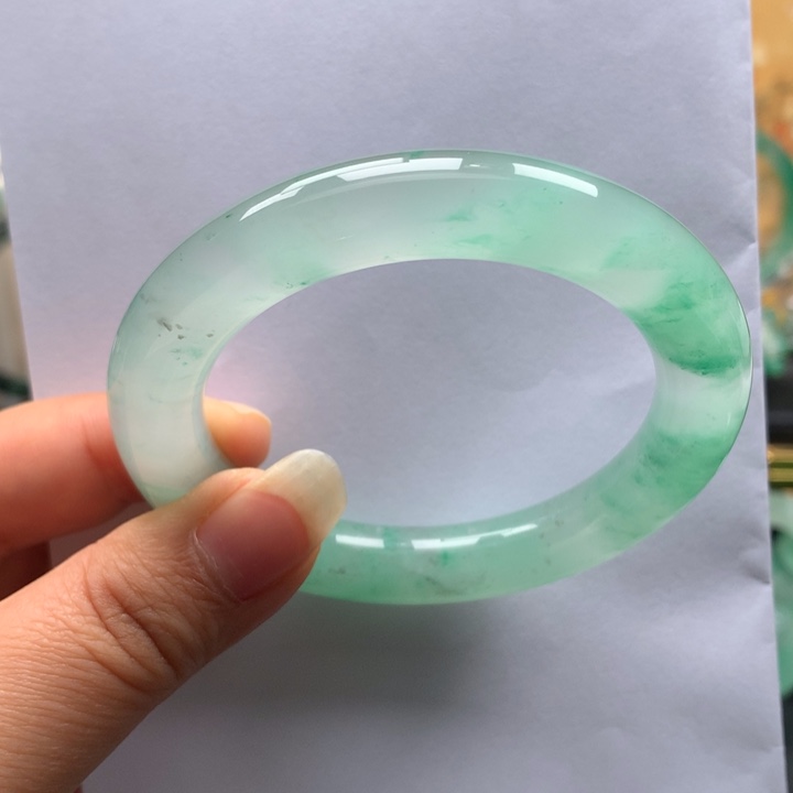 石英质玉未镶嵌手镯