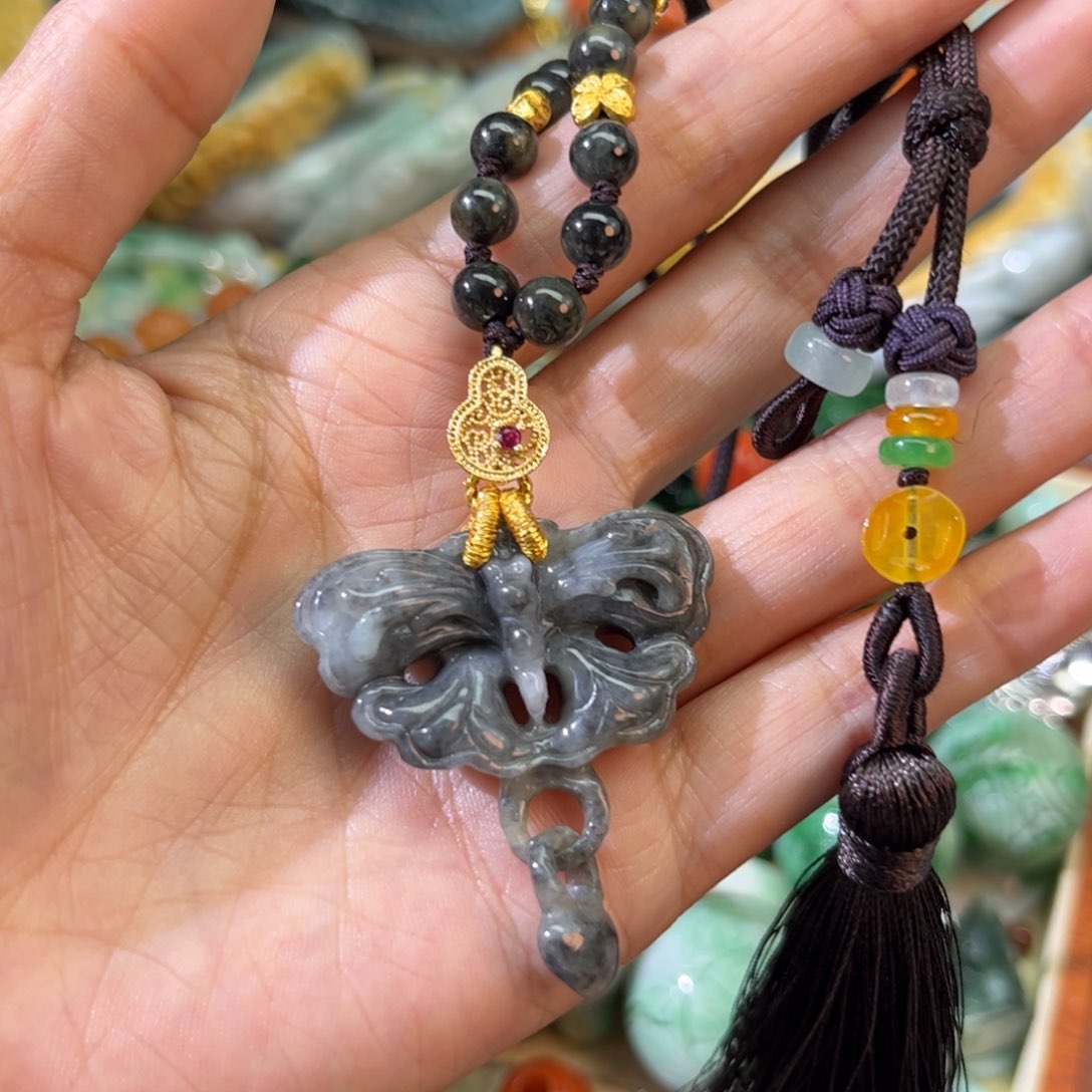 翡翠颈饰未镶嵌待编款