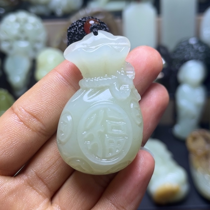 ༃***✰和田玉未镶嵌颈饰