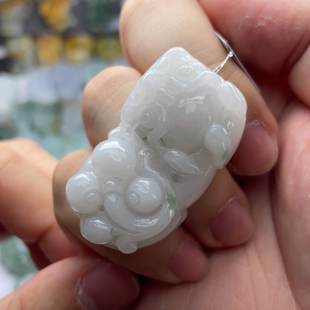 翡翠颈饰未镶嵌貔貅