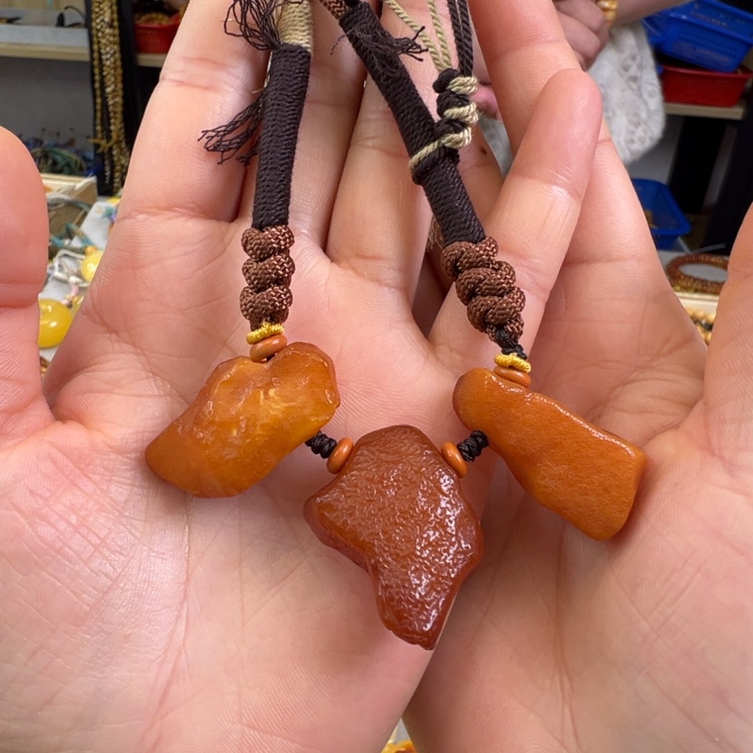 蜜蜡裸石未镶嵌蜜蜡