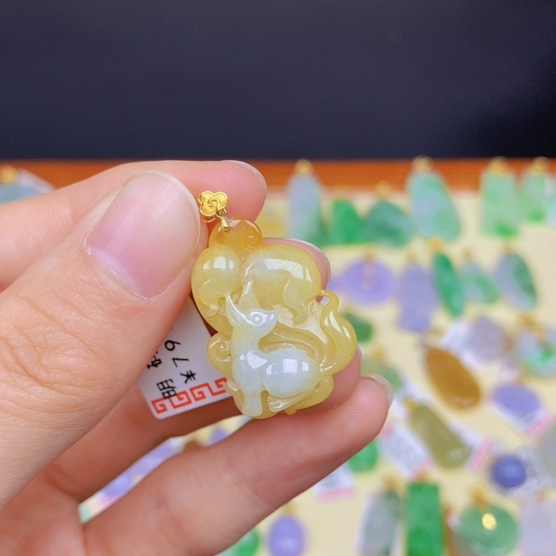 翡翠颈饰18K金镶嵌翡翠