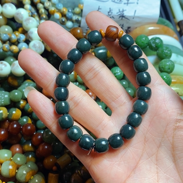 岫岩河磨玉（透闪石质玉）手链未镶嵌