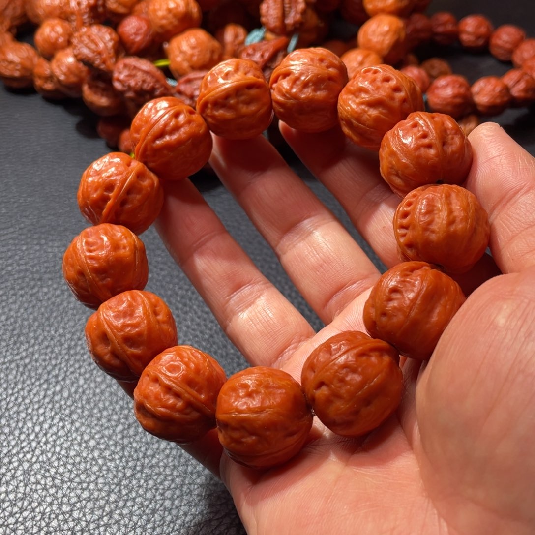 文玩核桃手串新年礼物