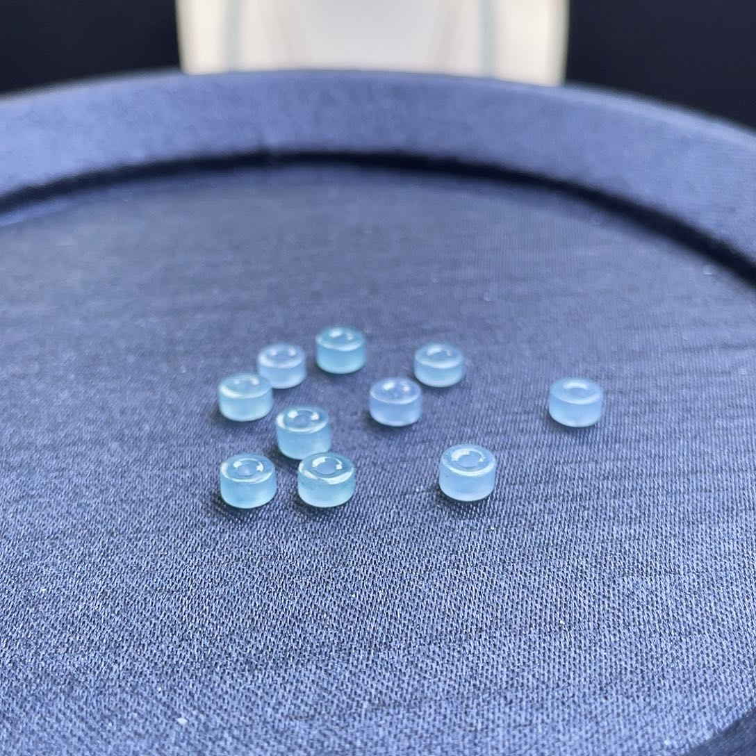 翡翠散珠卡5mm左右直切10颗