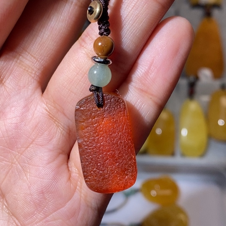 琥珀珠宝奇石未镶嵌