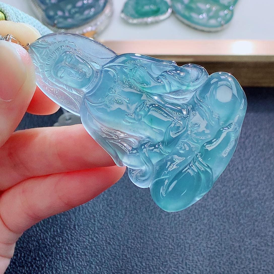 翡翠18K金镶嵌颈饰翡翠