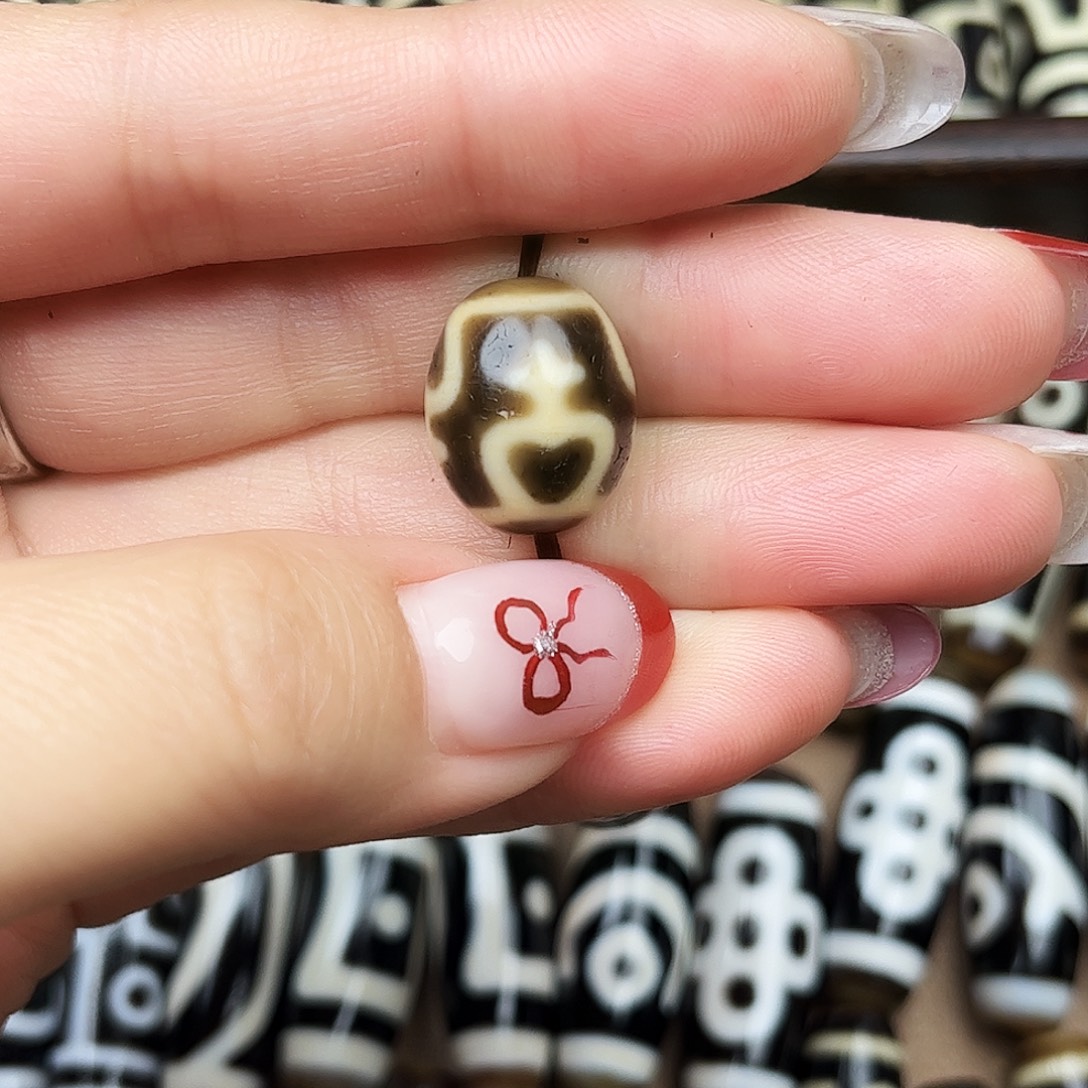 夏***雪玛瑙/玉髓未镶嵌吊坠(不含链)