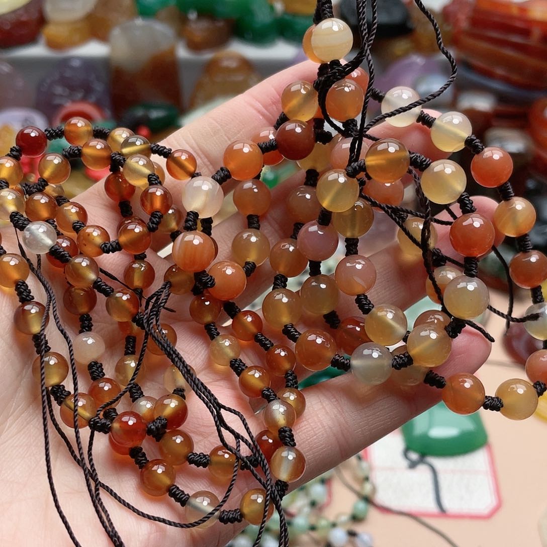 玛瑙/玉髓颈饰合金三**?