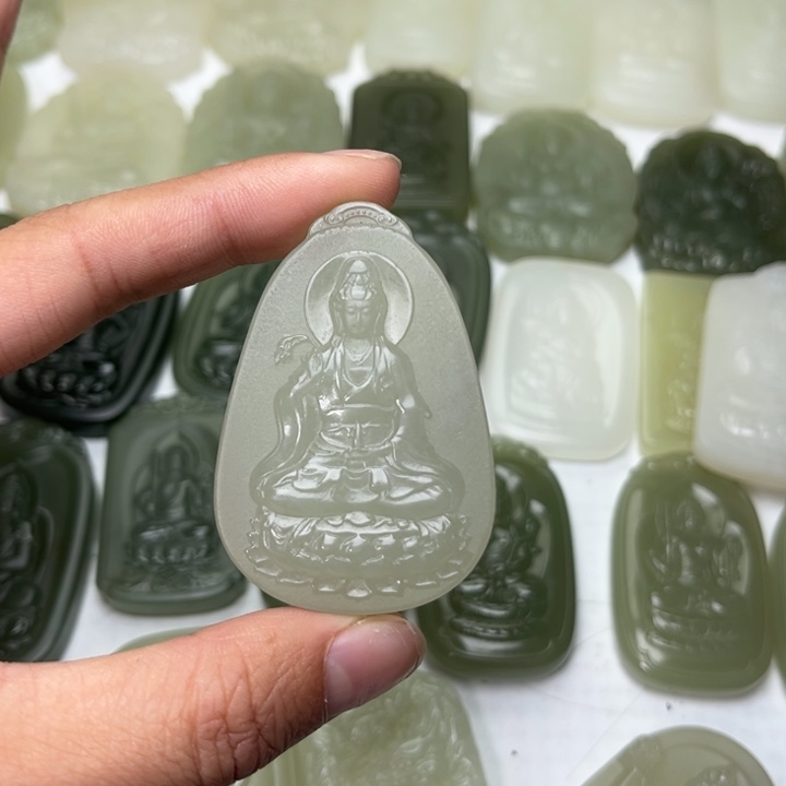 和田玉颈饰未镶嵌