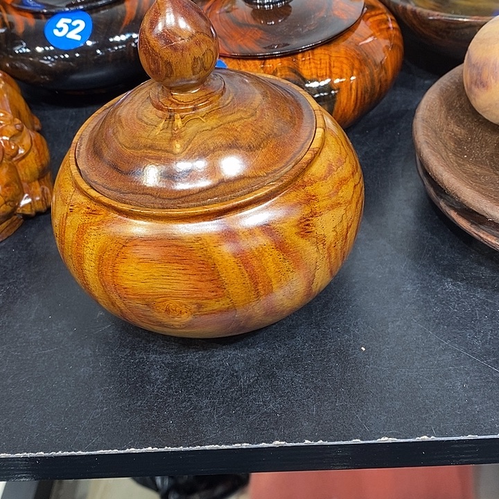 用***昱黄花梨茶叶罐一个