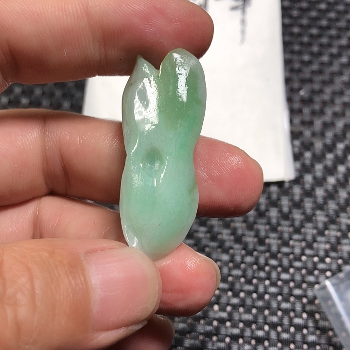 翡翠颈饰未镶嵌缅甸翡翠果绿色