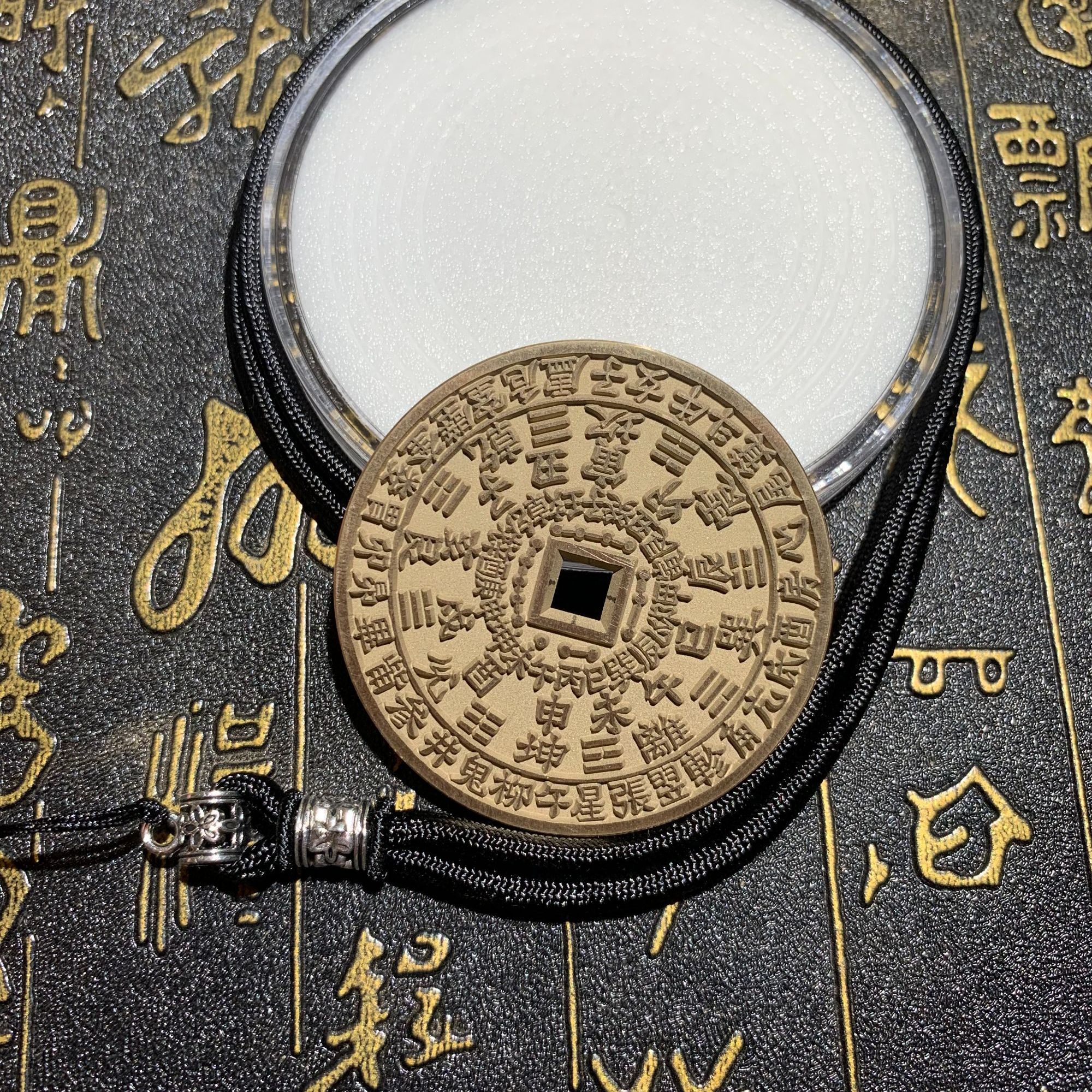 现代仿制工艺品二十四节气雕母