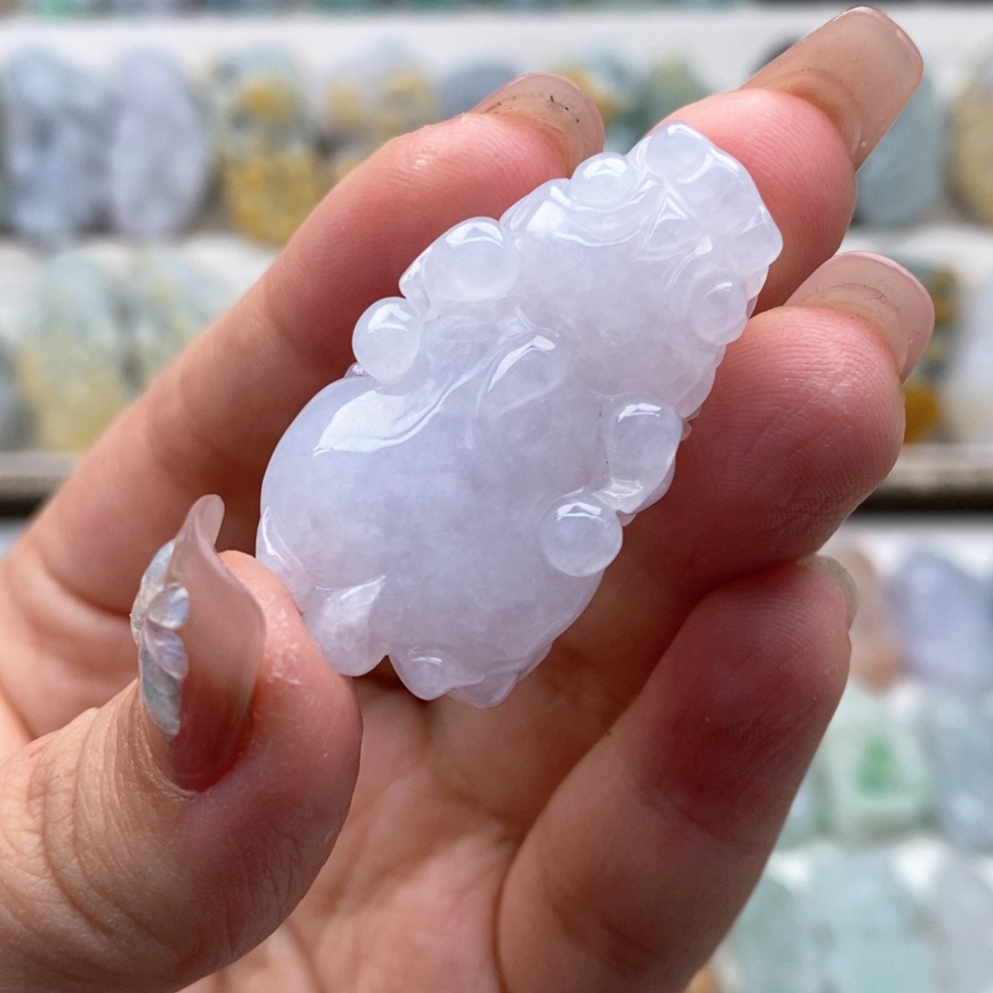 翡翠吊坠(赠链)未镶嵌